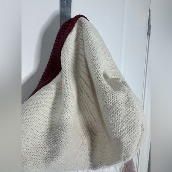 NWT-POL Cream and Burgundy Knit Star Hooded Sweater Size Small - Picture 4 of 4